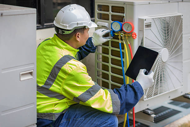 Professional Hvac Maintenance technician working in Maywood, IL